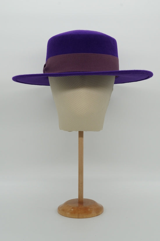 Cappello a cilindro piatto in feltro viola
