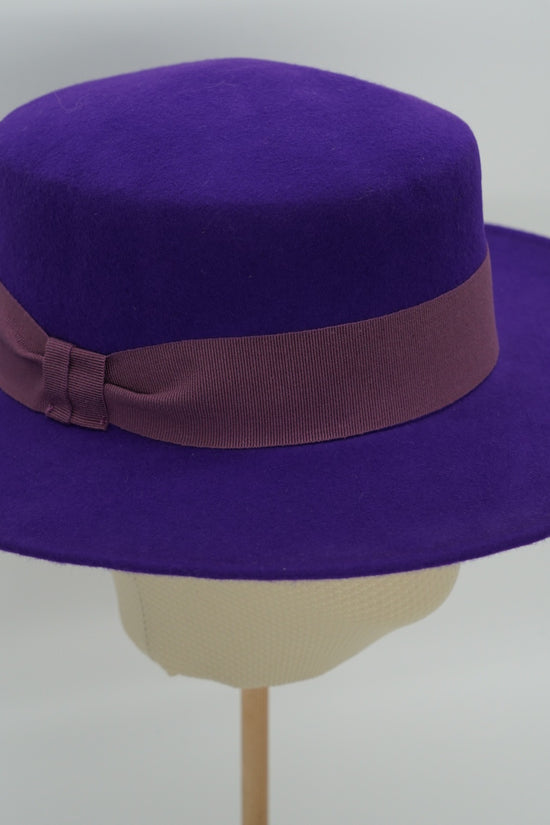 Cappello a cilindro piatto in feltro viola
