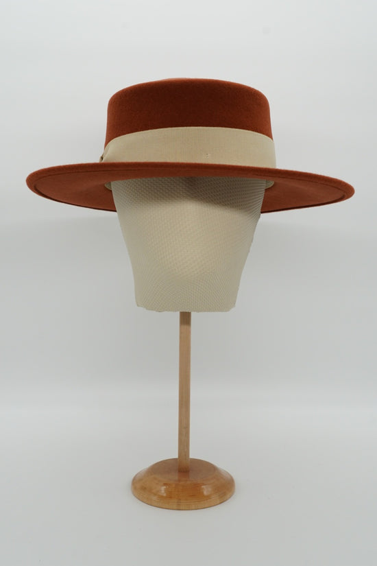 Cappello a cilindro piatto in feltro tabacco