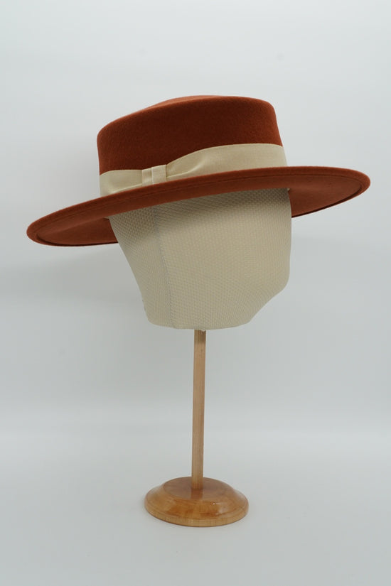 Cappello a cilindro piatto in feltro tabacco
