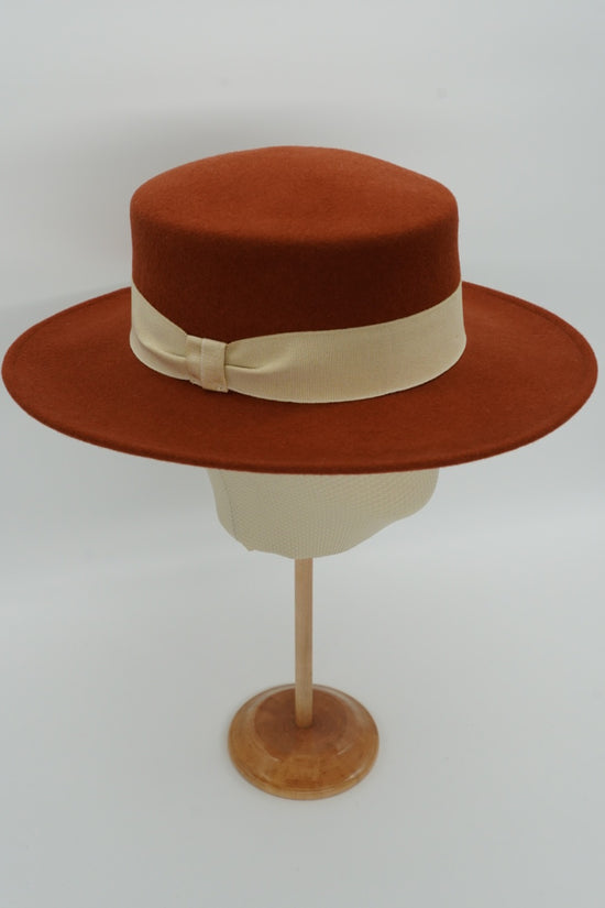 Cappello a cilindro piatto in feltro tabacco