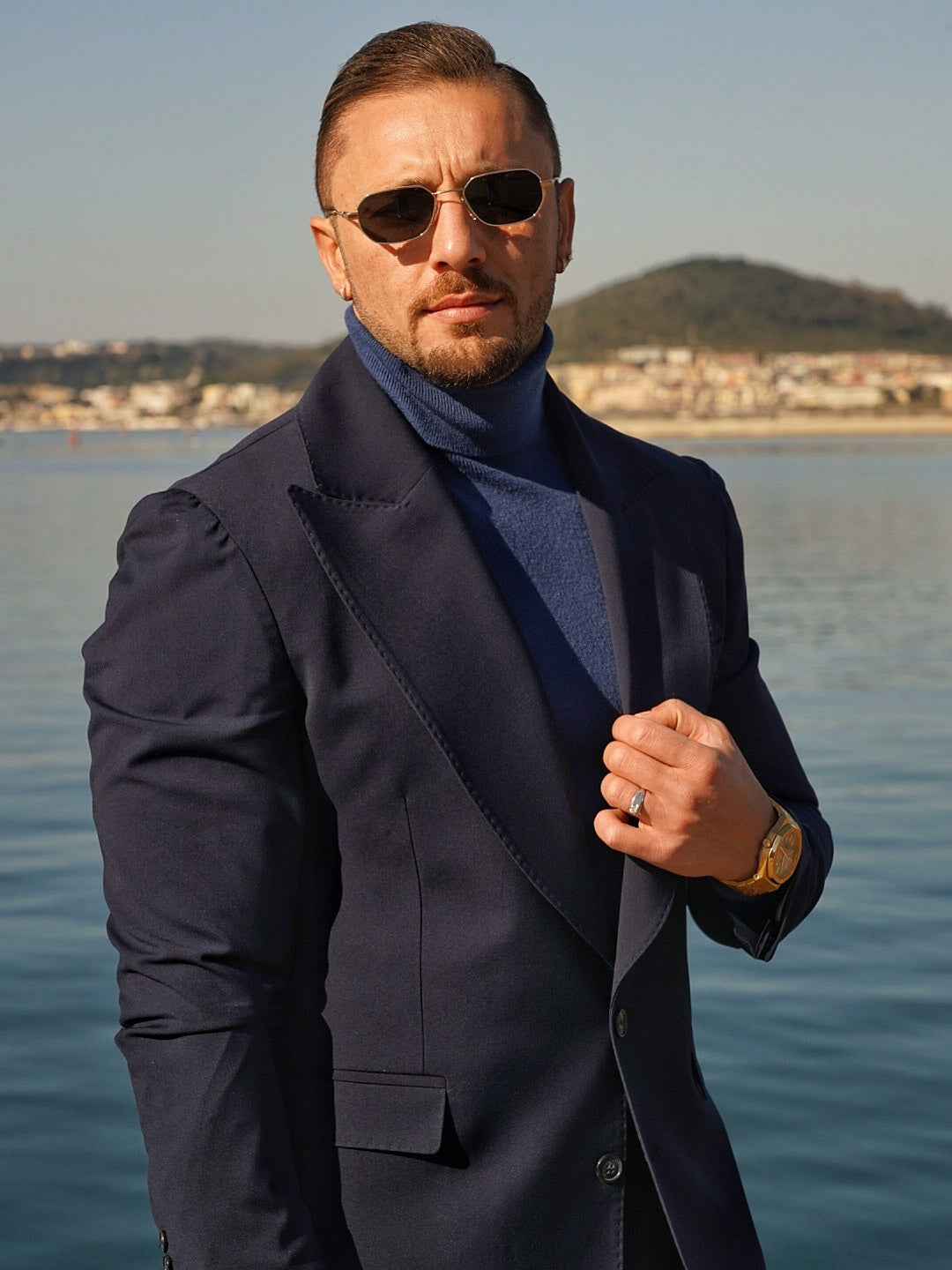 Dolcevita blu in filo di lana