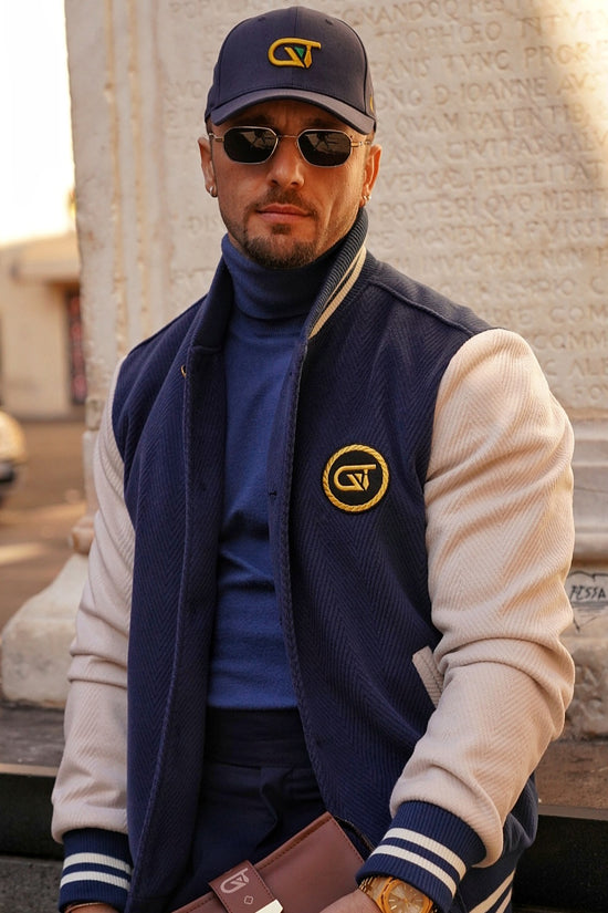 Dolcevita blu in filo di lana