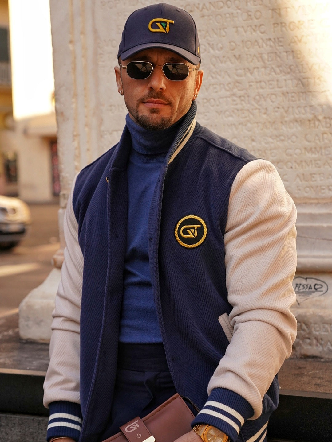 Dolcevita blu in filo di lana