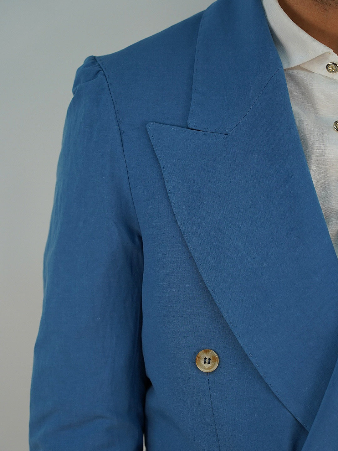 Giacca extensive doppiopetto in lino azzurro