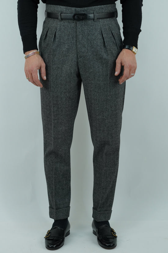 Gurkha grigio scuro spigato con passanti