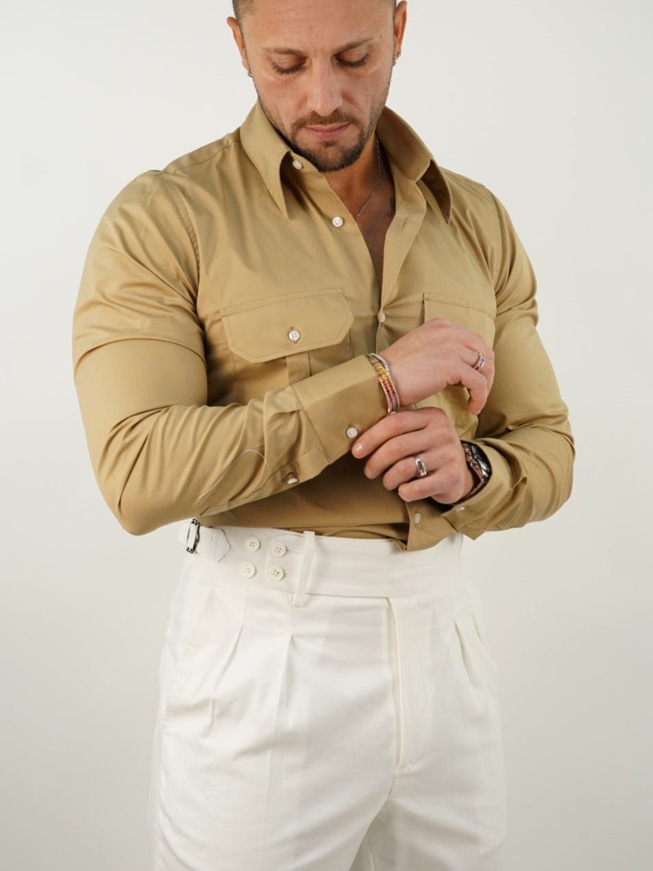 Camicia collo a vela biscotto con tasche