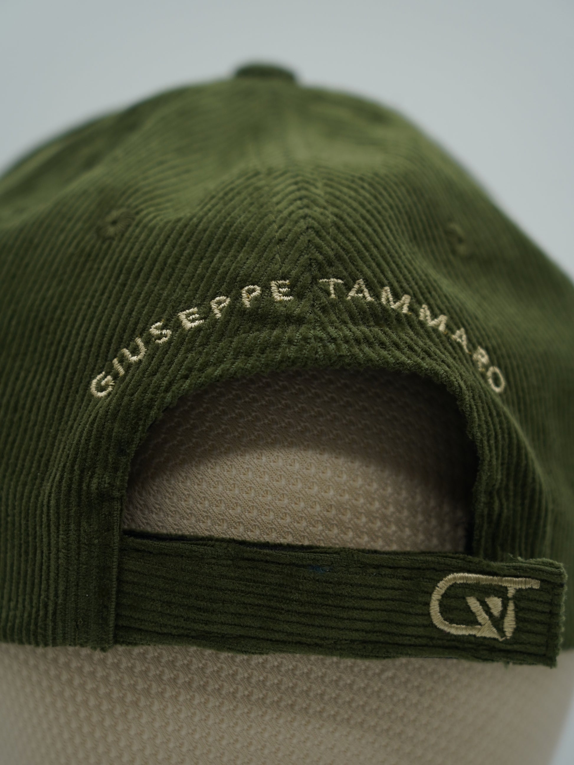 Cappello da baseball GT in velluto a coste verde oliva