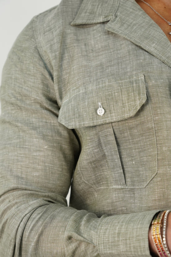 Camicia collo cubano lino verde con tasche