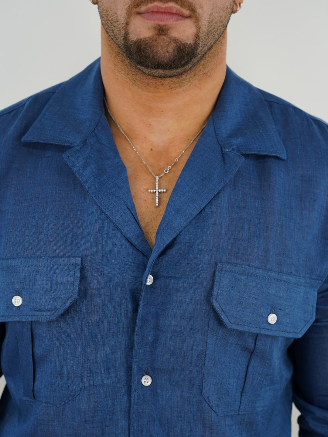 Camicia collo cubano lino blu con tasche
