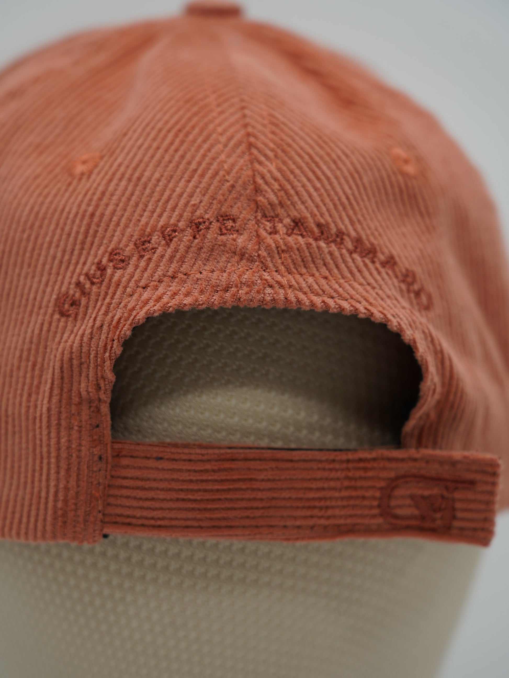 Cappello da baseball GT in velluto a coste salmone