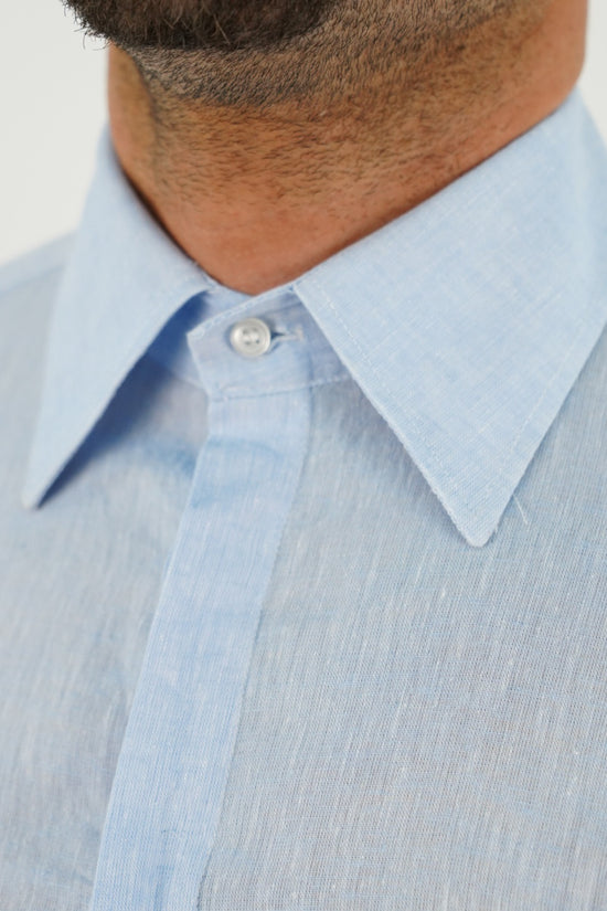 Camicia azzurra collo a vela 100% lino