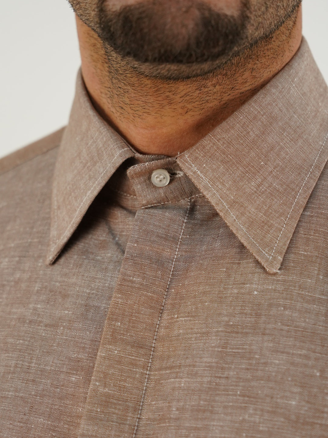 Camicia Tabacco collo a vela 100% lino