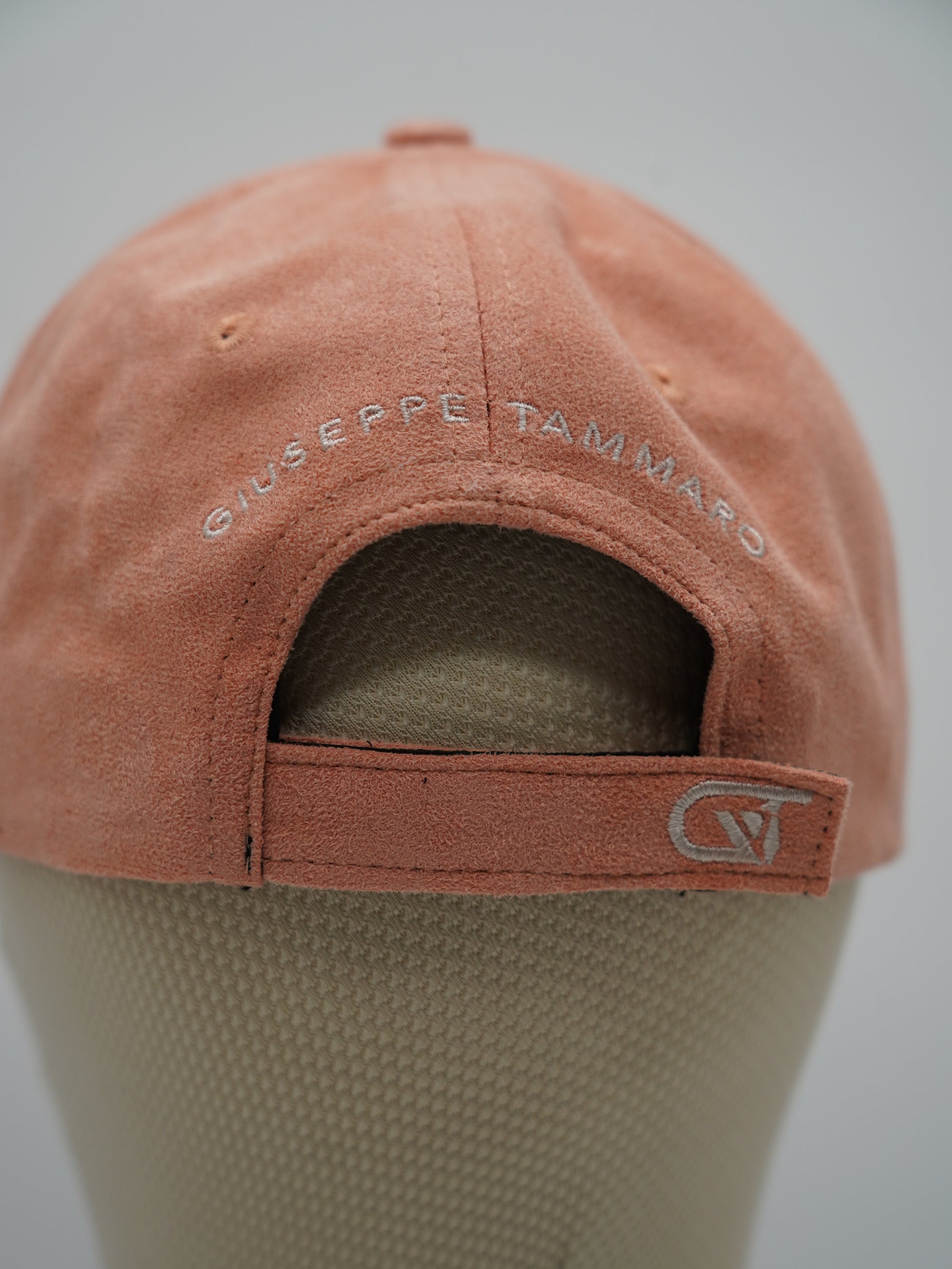 Cappello da baseball GT in camoscio salmone