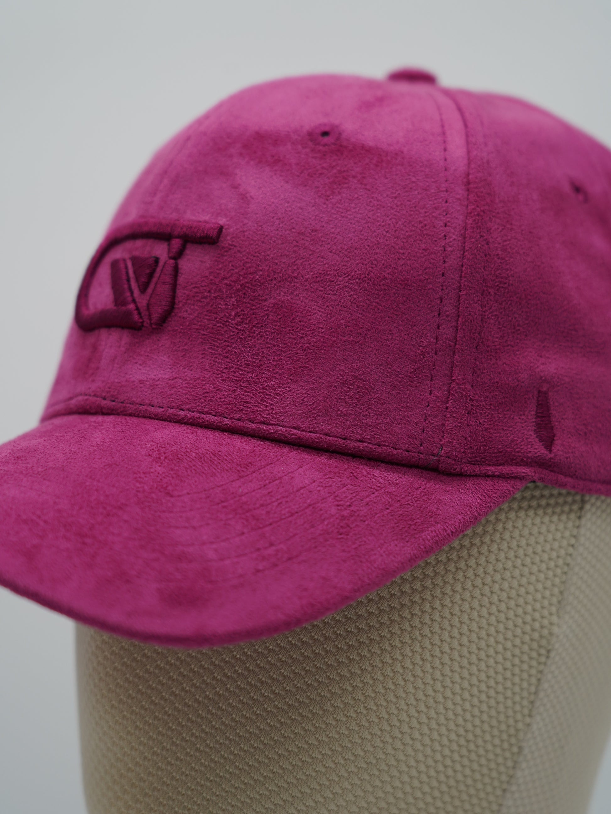 Cappello da baseball GT in camoscio porpora
