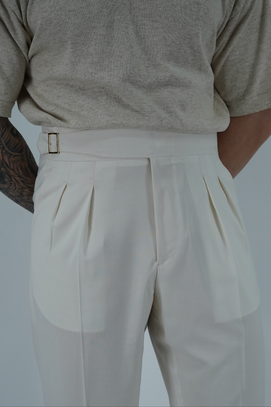 Gurkha bianco panna con fibbia laterale regolabile