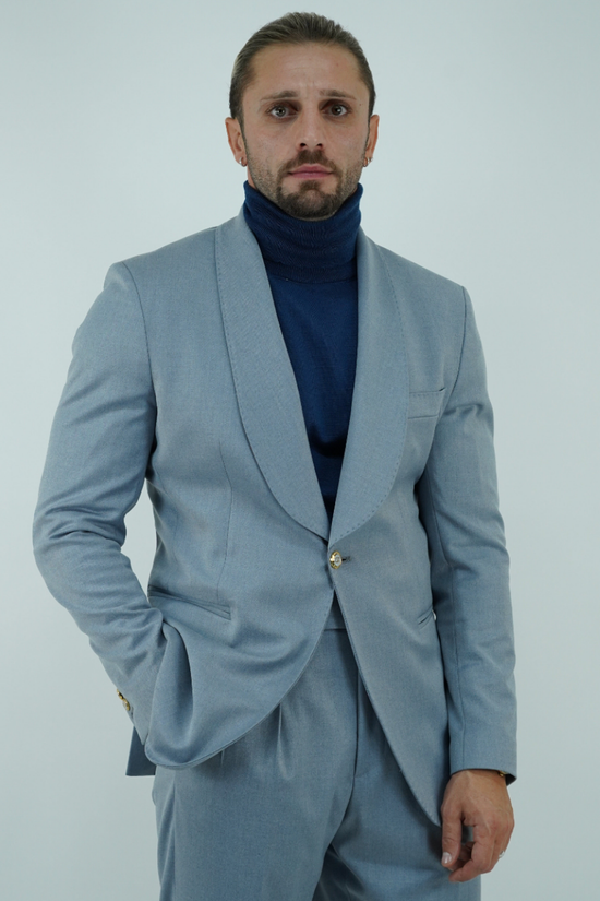 Abito harmonious collo a scialle azzurro polvere con bottoni oro
