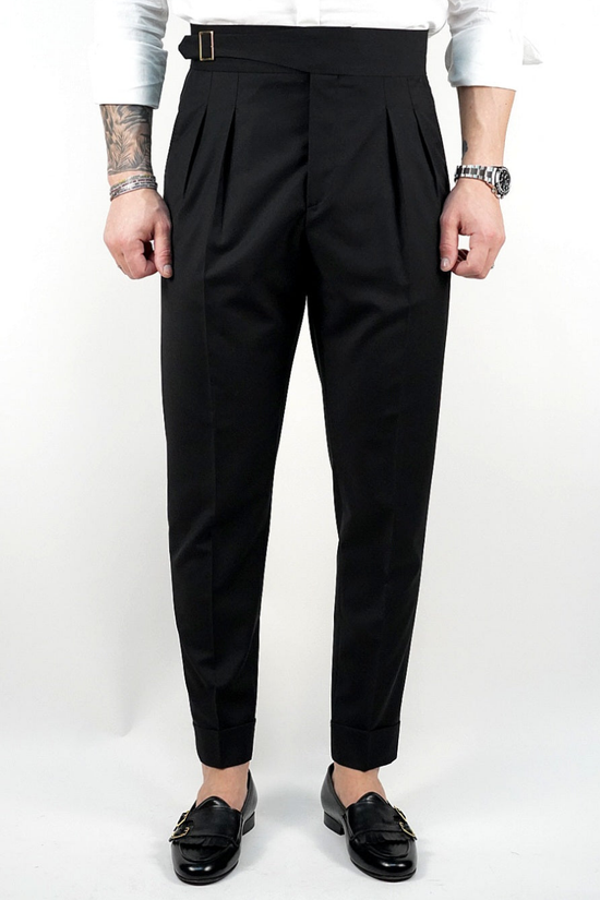 Gurkha nero con fibbia laterale regolabile