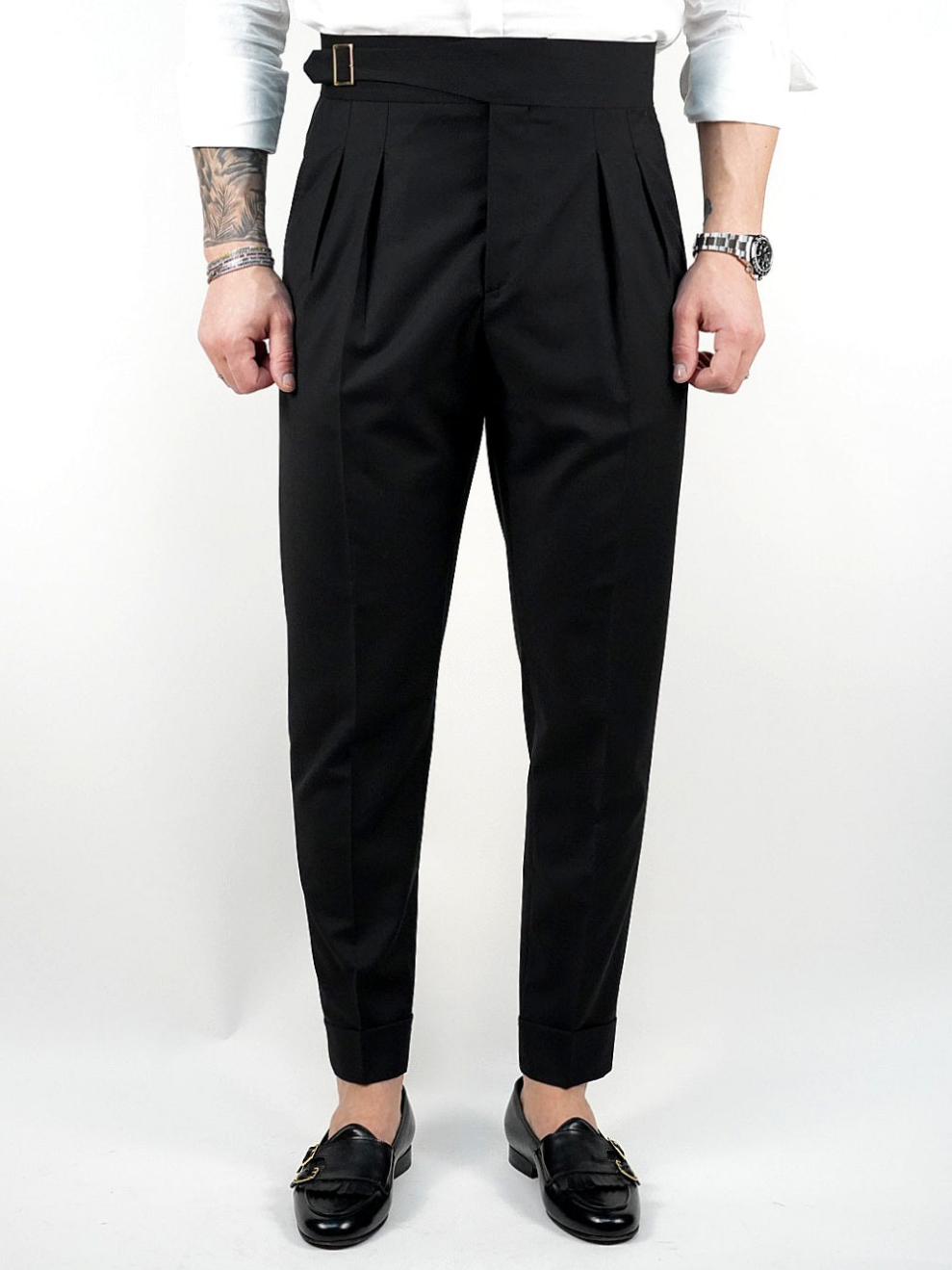 Gurkha nero con fibbia laterale regolabile