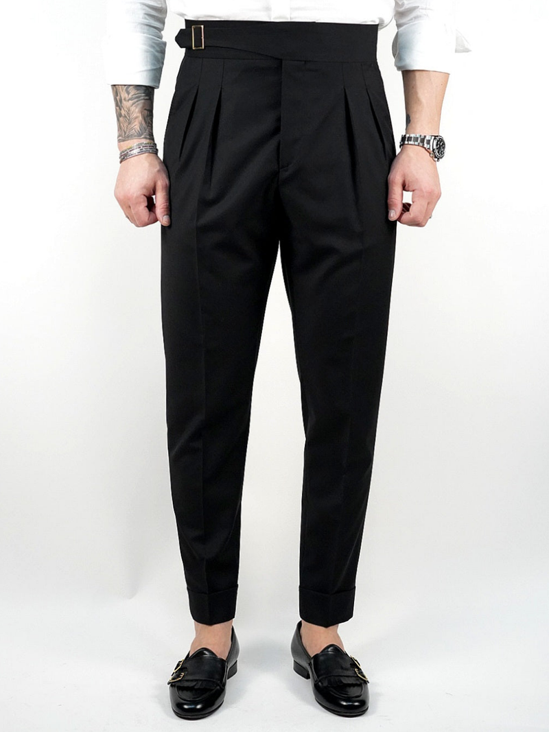 Gurkha nero con fibbia laterale regolabile