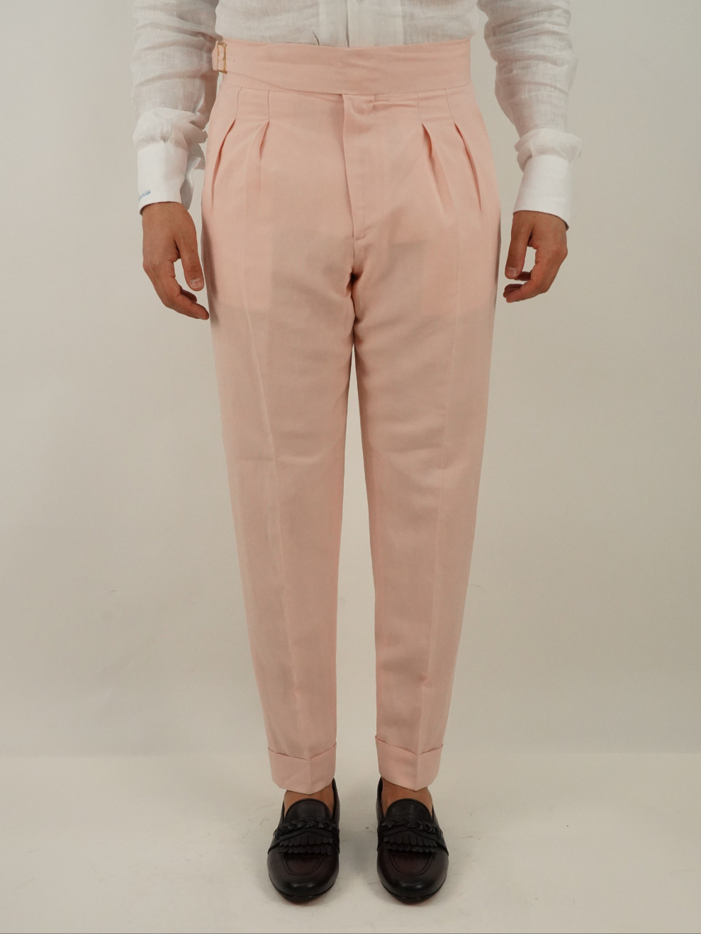 Gurkha in lino rosa con fibbia laterale regolabile