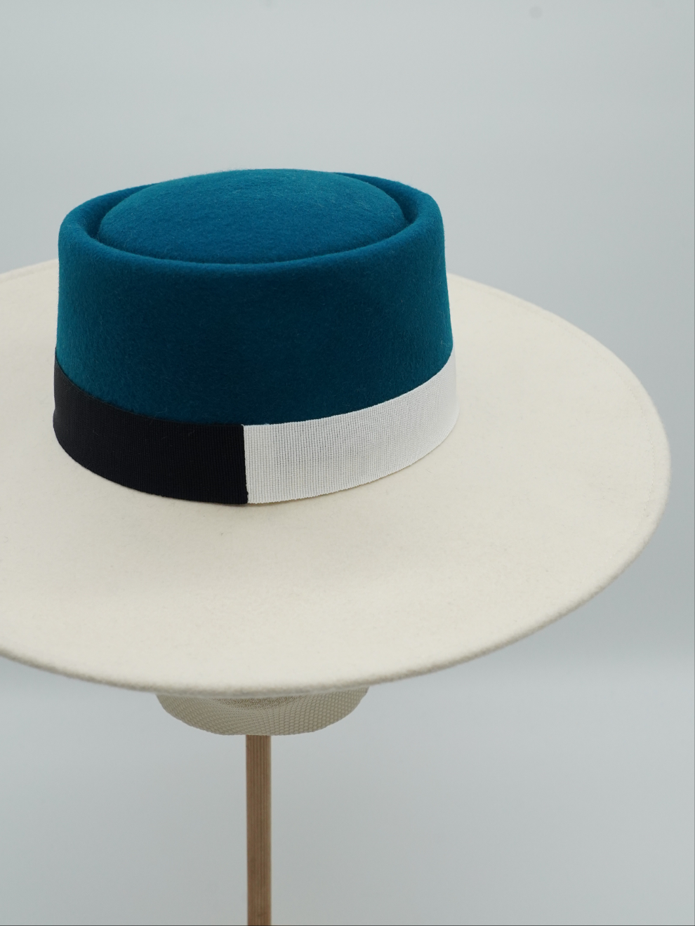 Cappello a cilindro Panna/Navi in feltro