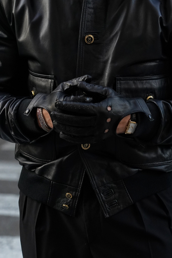 Guanto forato in pelle di capra nera