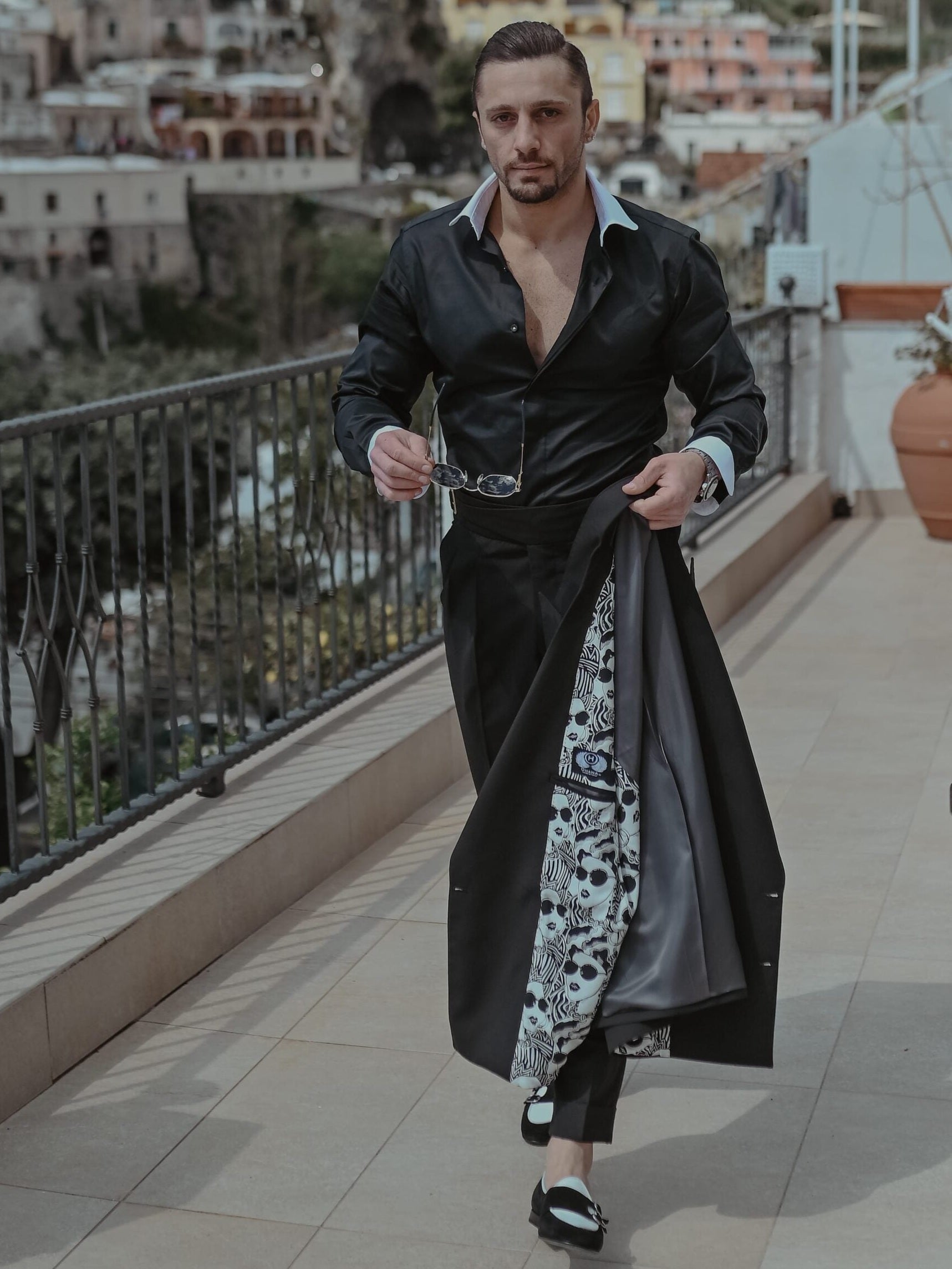Camicia collo a vela fondo nero