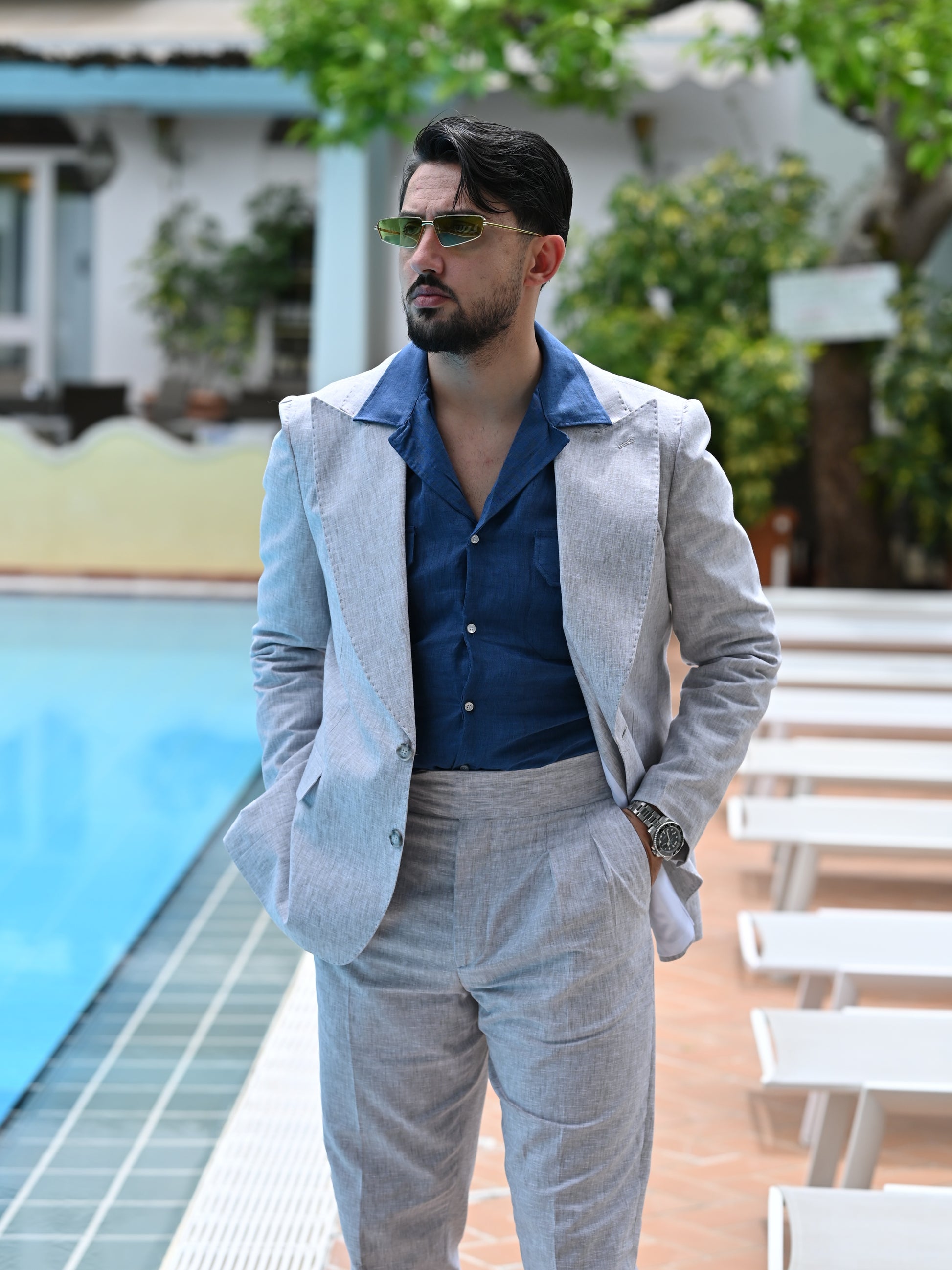 Camicia collo cubano in lino blu con tasche