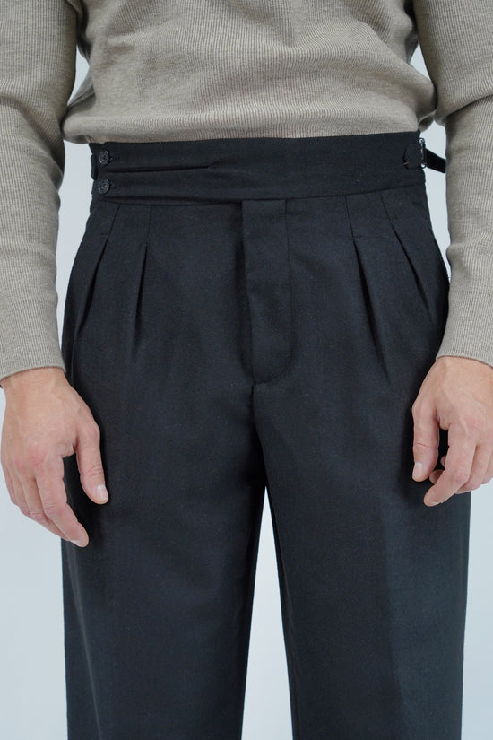 Gurkha Heritage Biforcato In Flanella - Fondo 22/25cm | Doppia Fibbia Regolabile | Nero