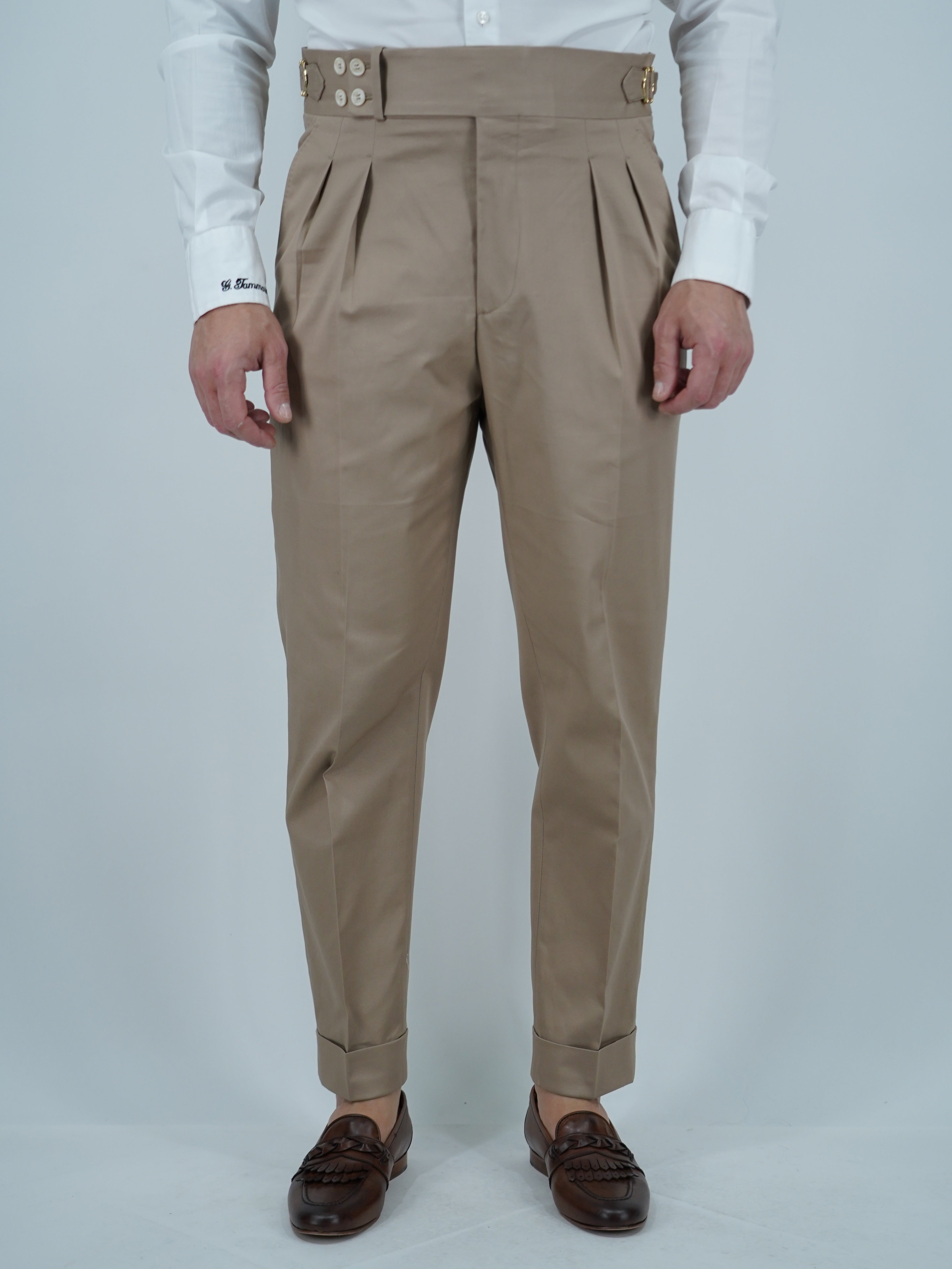 Gurkha beige con 4 bottoni e fibbie stringenti laterali