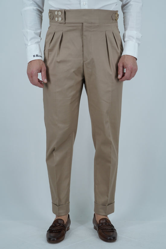 Gurkha beige con 4 bottoni e fibbie stringenti laterali