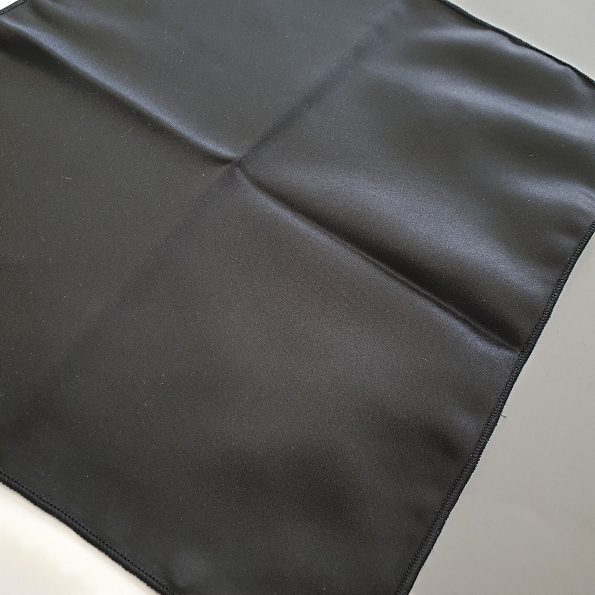 Papillon modello batman in raso nero
