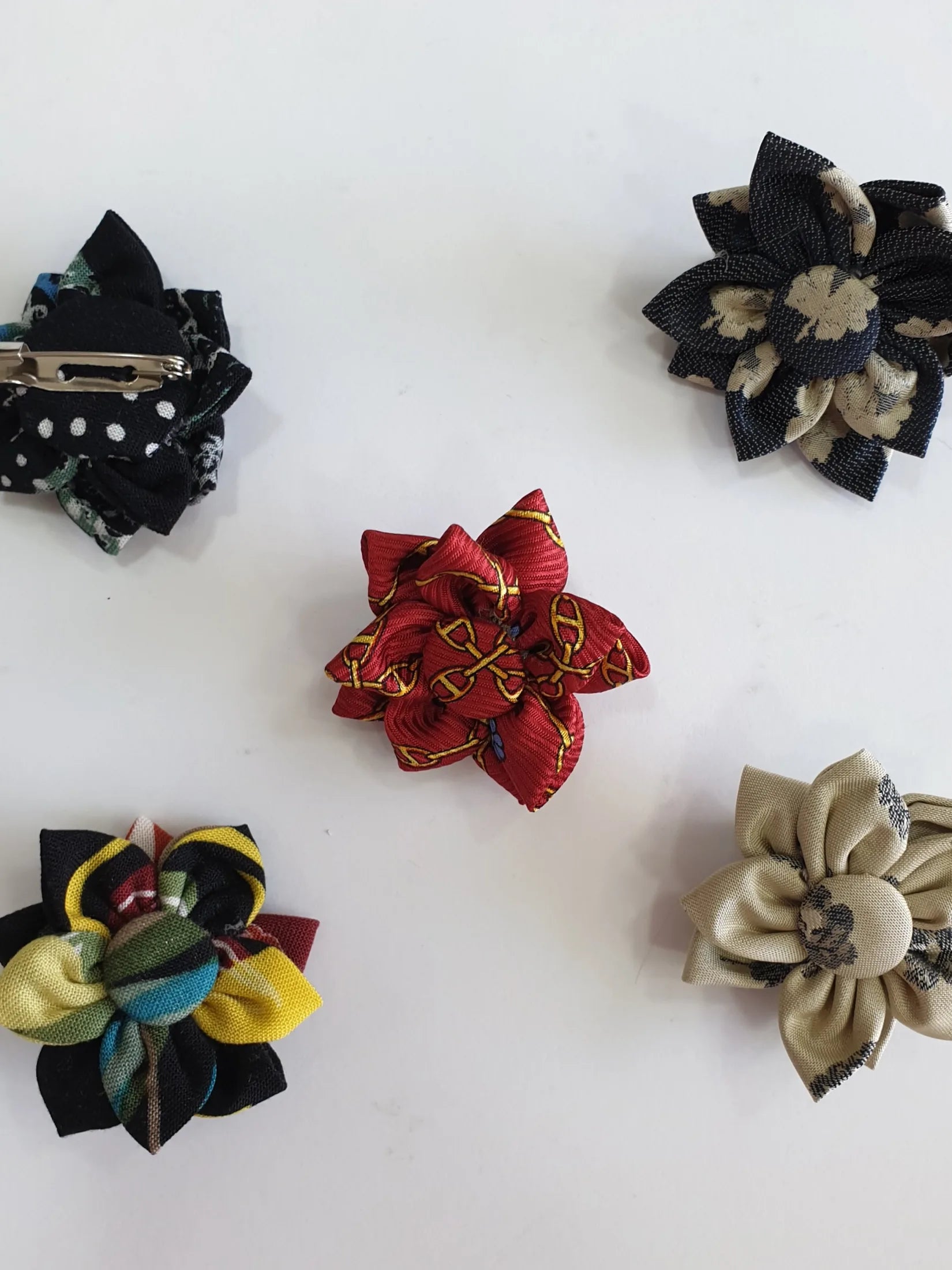 Set papillon, pochette e spilla fantasy