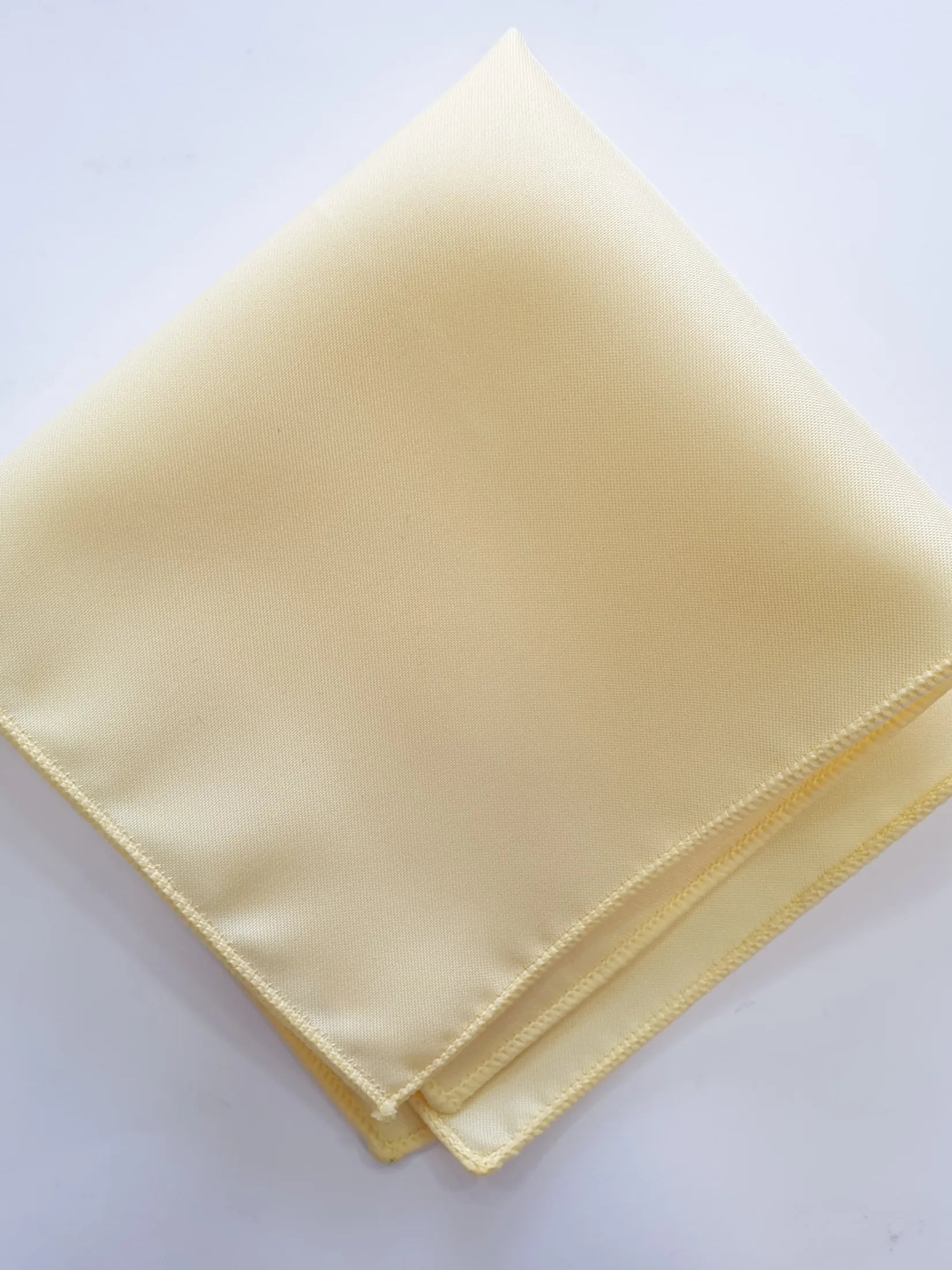 Pochette gialla in raso