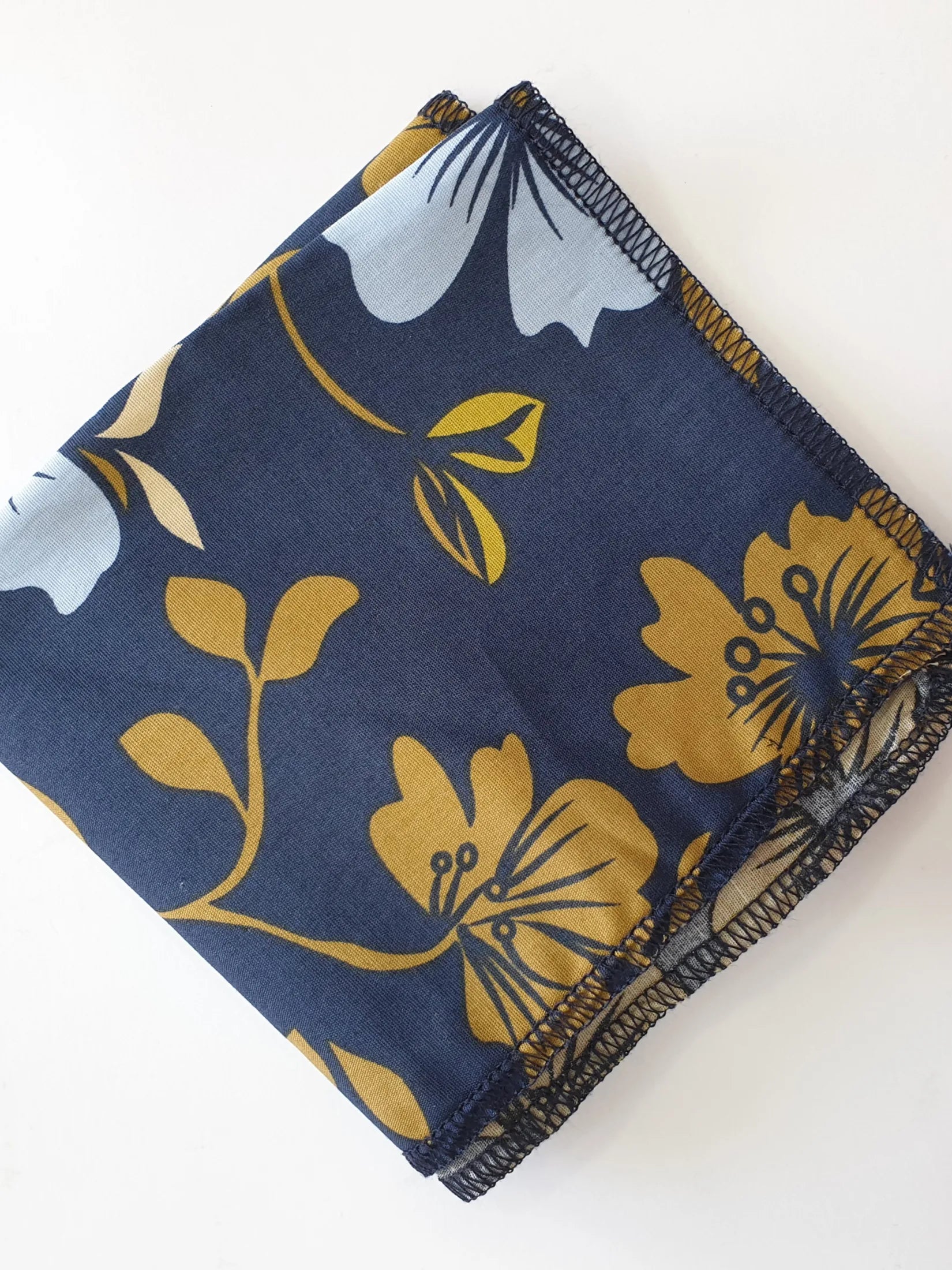 Pochette blu fantasia fiori in cotone