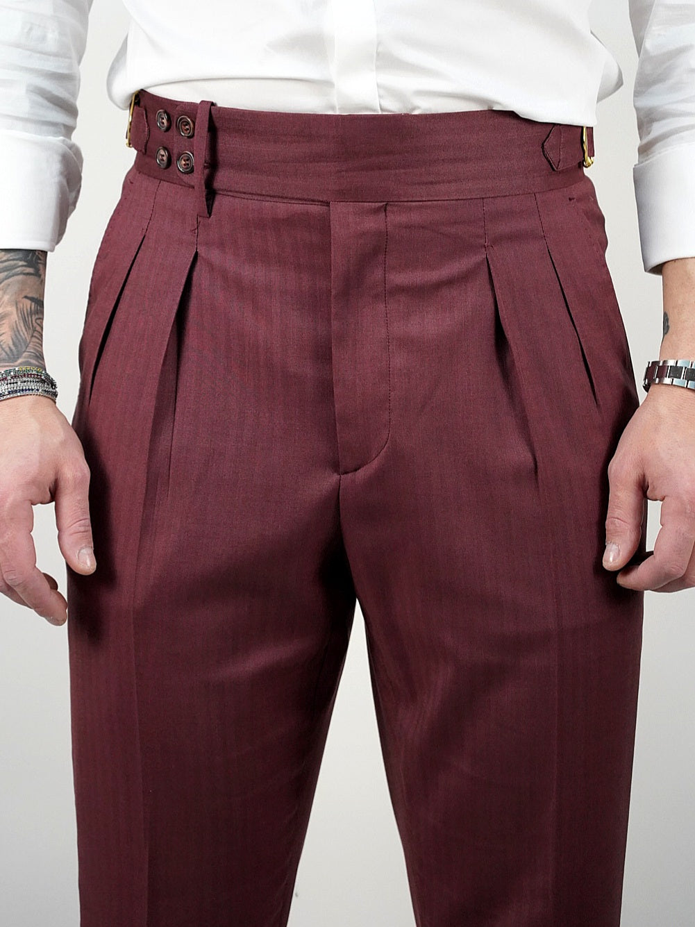 Gurkha Rubino con 4 bottoni e fibbie stringenti laterali