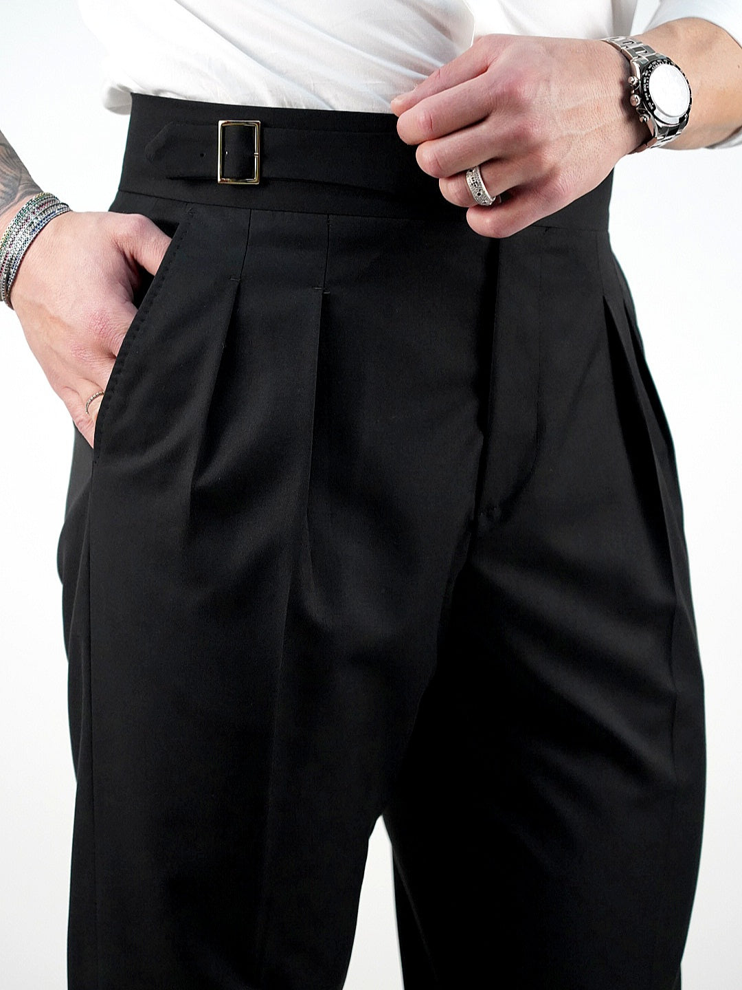 Gurkha nero con fibbia laterale regolabile