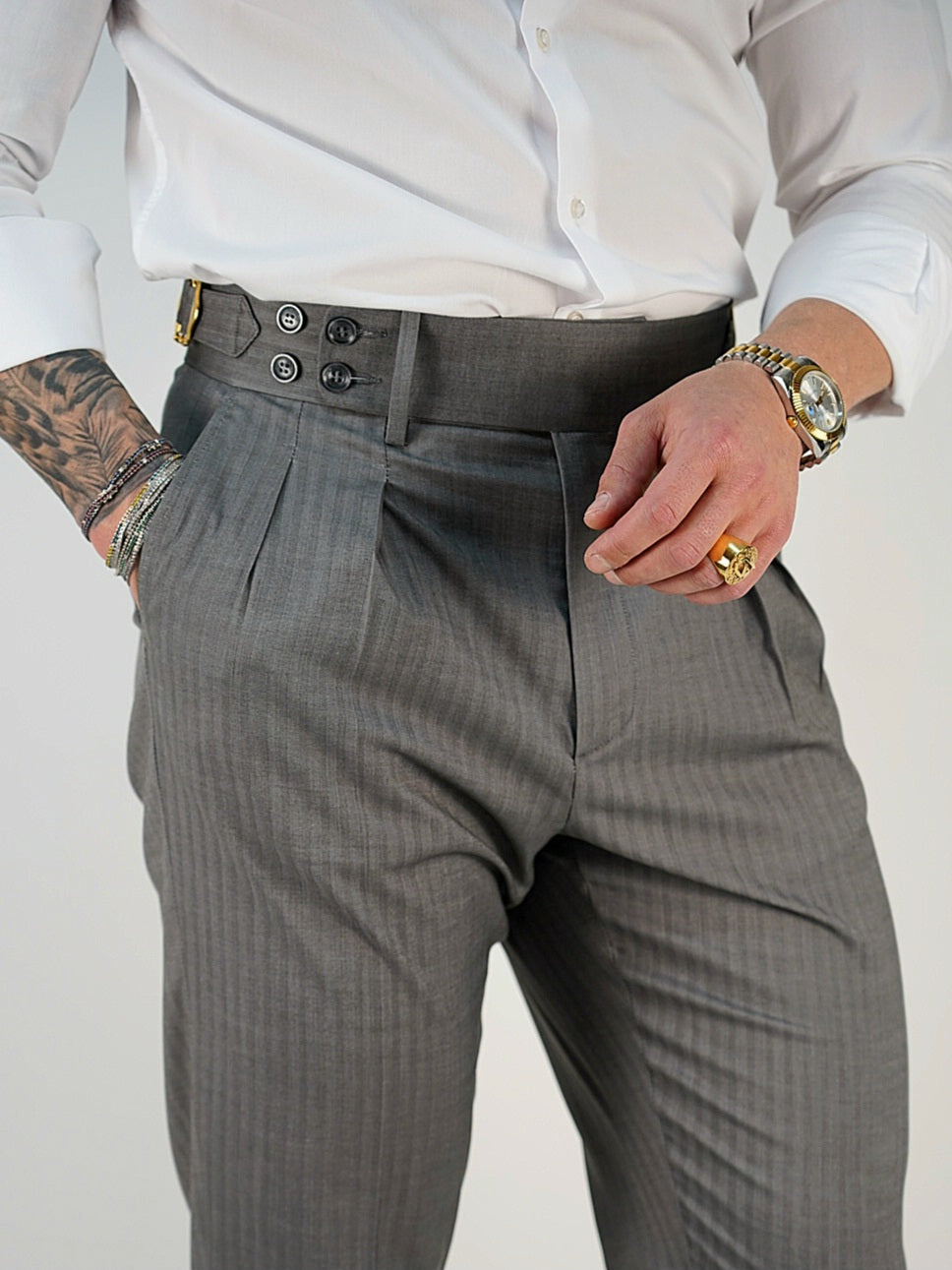 Gurkha Grigio Cenere con 4 bottoni e fibbie stringenti laterali