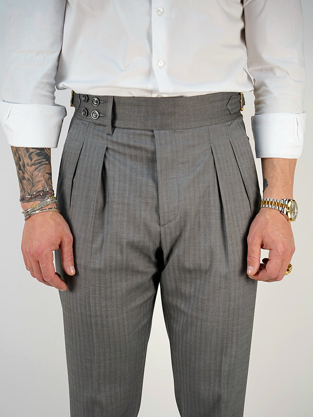 Gurkha Grigio Cenere con 4 bottoni e fibbie stringenti laterali