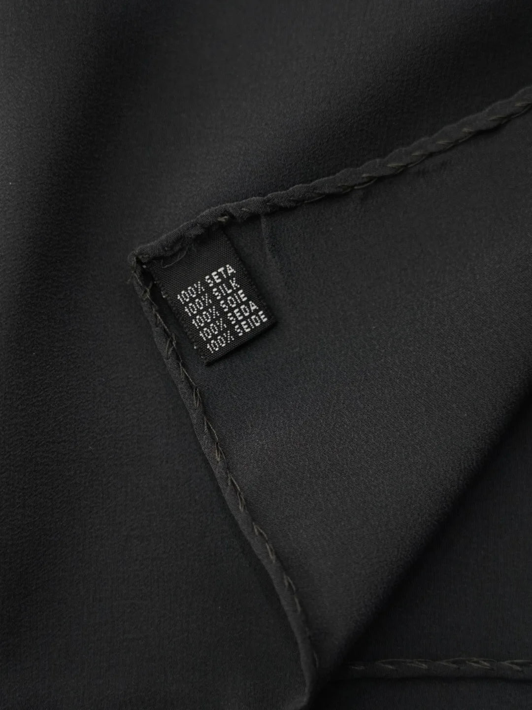 Pochette nera in seta