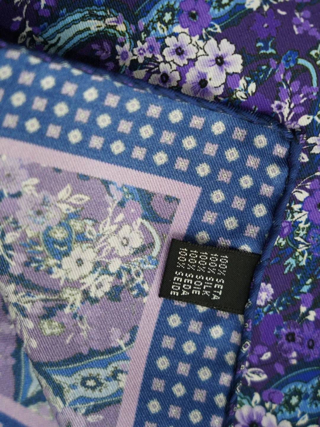 Pochette in seta fantasy viola