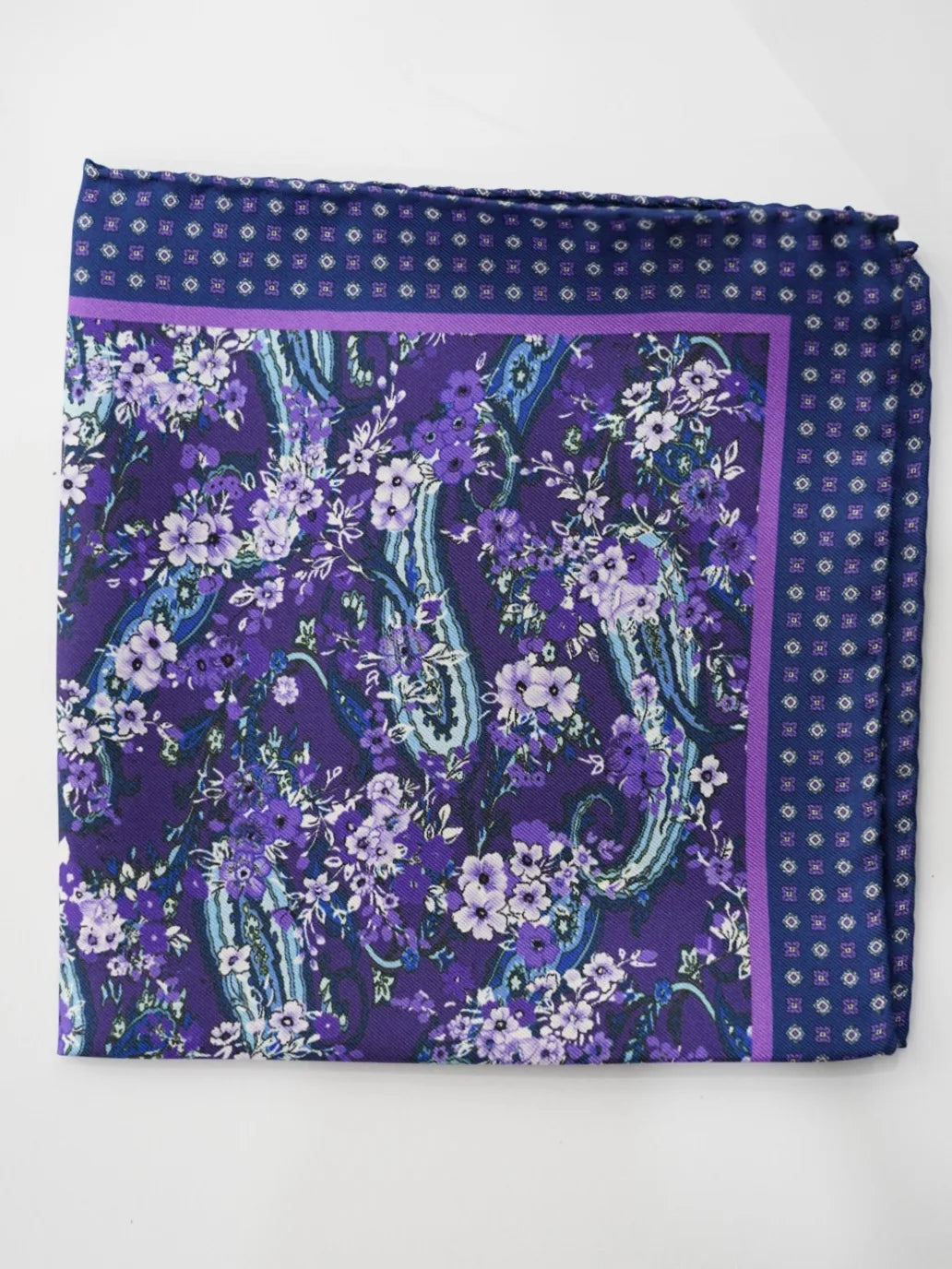 Pochette in seta fantasy viola