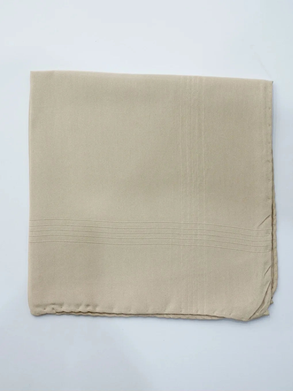 Pochette in seta beige