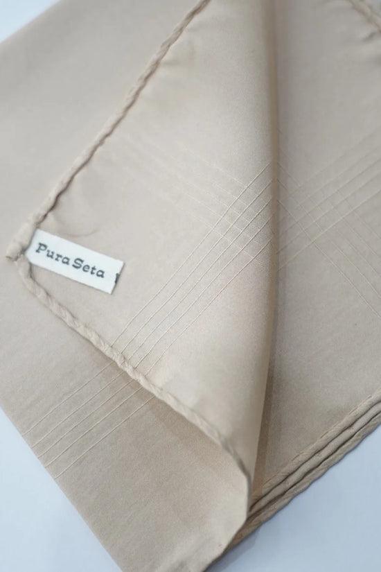 Pochette in seta beige