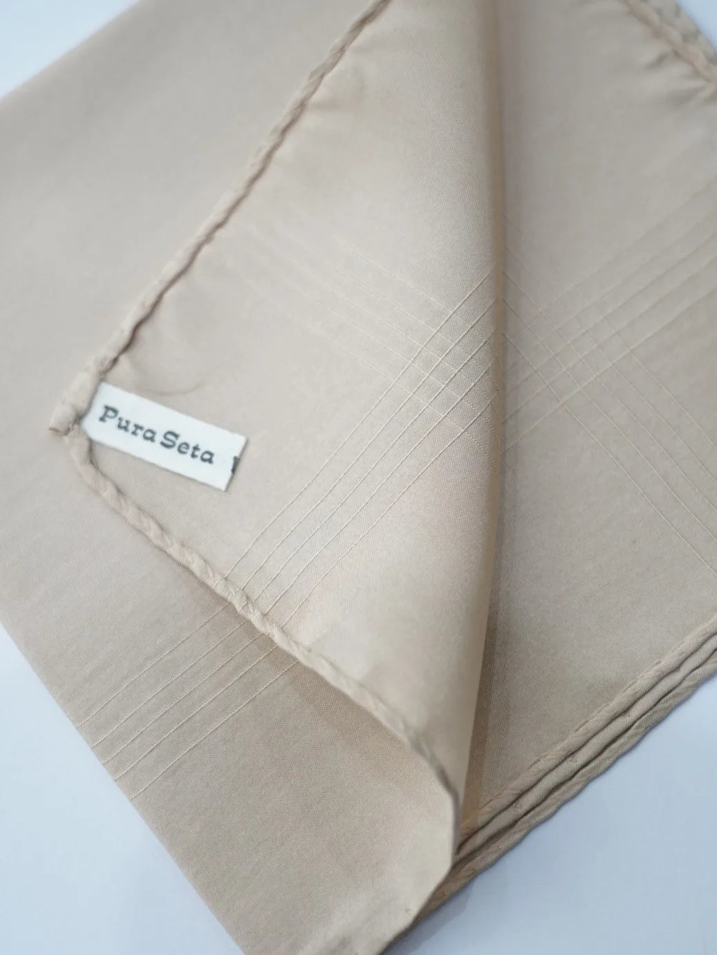 Pochette in seta beige