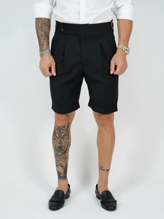 Bermuda nero con 4 bottoni e fibbie stringenti laterali
