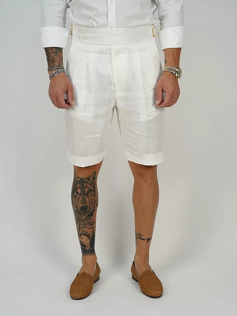 Bermuda in lino bianco con 4 bottoni e fibbie stringenti laterali