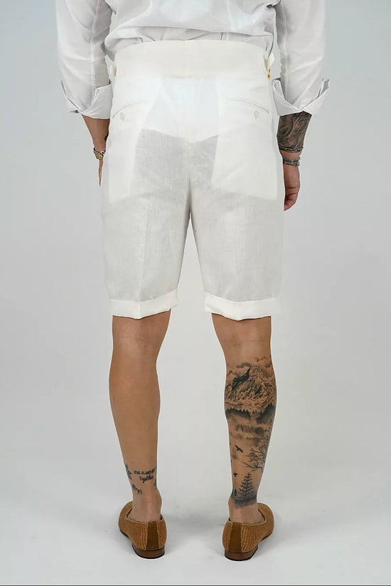 Bermuda in lino bianco con 4 bottoni e fibbie stringenti laterali