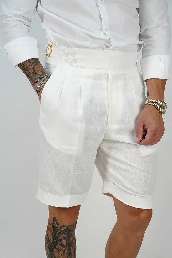 Bermuda in lino bianco con 4 bottoni e fibbie stringenti laterali